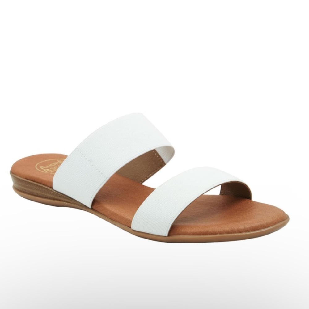 Nwot - Andre Assous slip on leather sandals